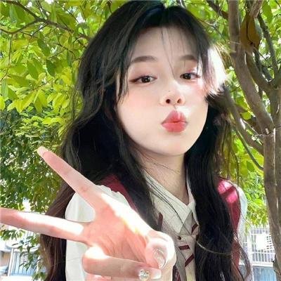 三个摩登女性